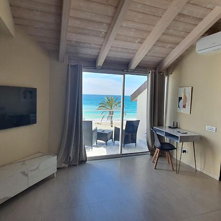 Hotel De La Plage Pietra Ligure Buitenkant foto